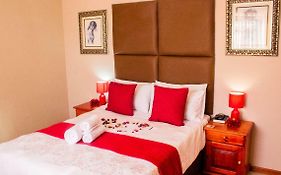 Faces Guesthouse